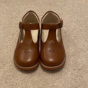 Girls brown faux leather Mary Jane’s size 10